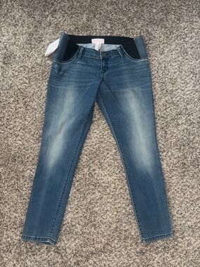 Ingrid & Isabel Blue Maternity Jeggings Short